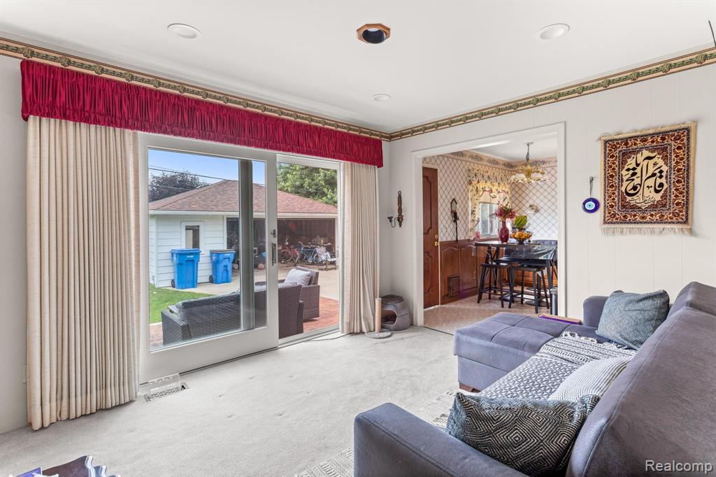 6125 ARDMORE, Dearborn Heights, MI 48127 — Photo 16