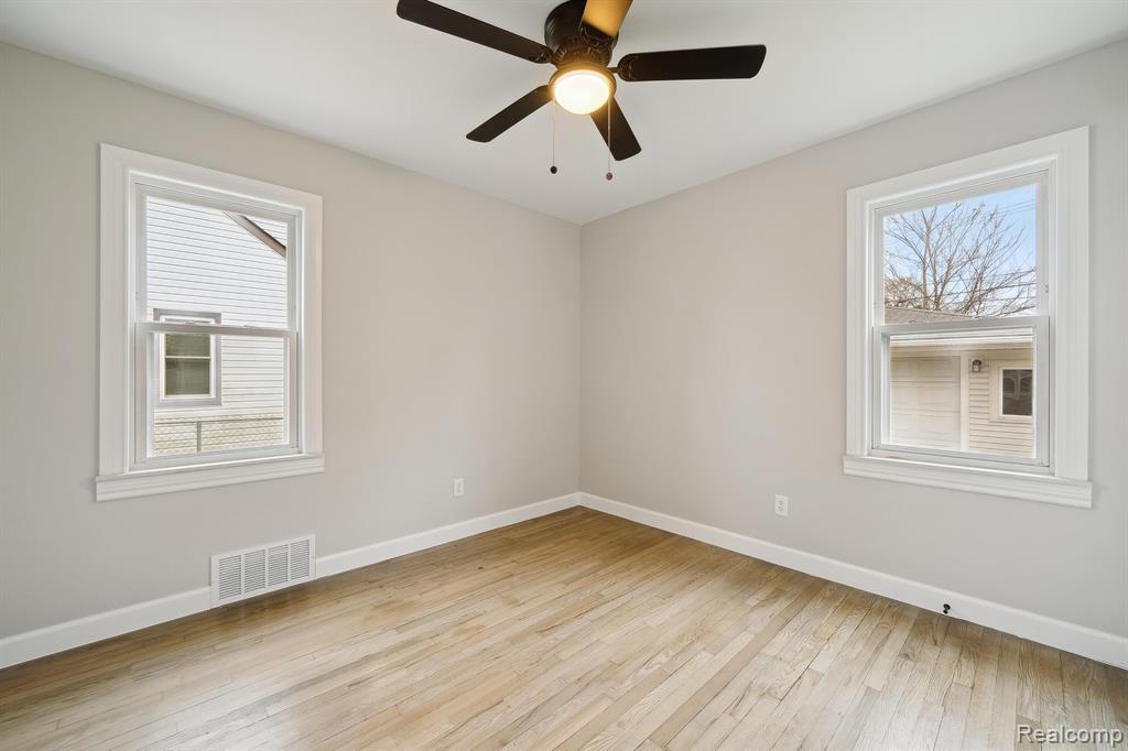921 N EDGEWORTH Avenue, Royal Oak, MI 48067 — Photo 27