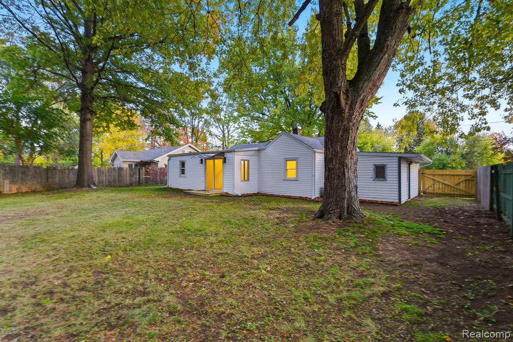 2419 Montana Avenue, Saginaw, MI 48601 — Photo 25