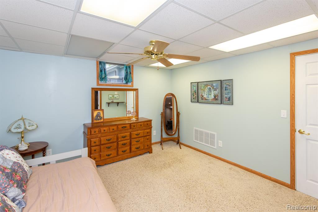 906 VILLAGE Drive, Davison, MI 48423 — Photo 41