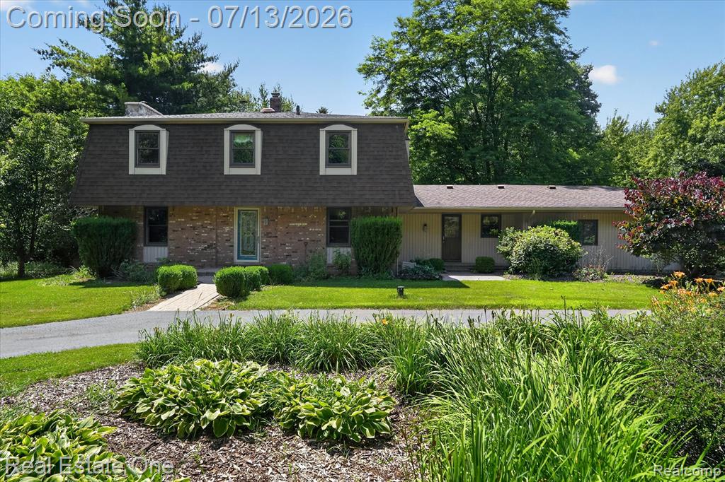 6039 Fish Lake Road, Holly, MI 48442