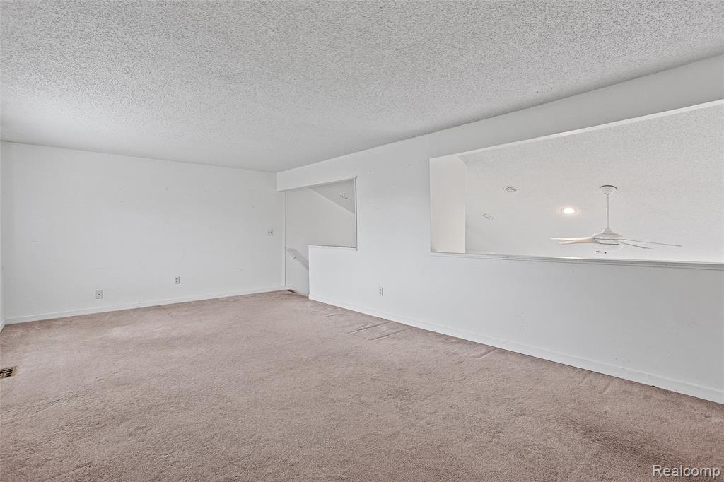 7147 Elmhurst, West Bloomfield, MI — Photo 17