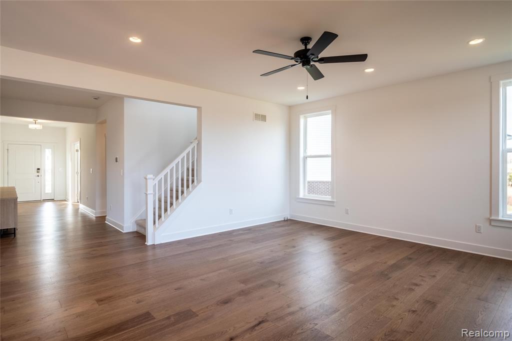 5556 Hobart Court, West Bloomfield, MI — Photo 10