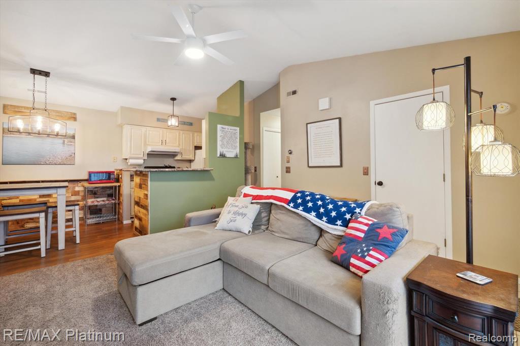 362 SPRING BROOKE Drive, Brighton, MI 48116 — Photo 4