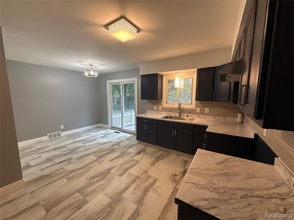3308 Spring Valley Drive, Flint, MI 48504 — Photo 8