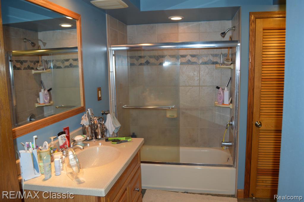 56000 9 MILE Road, South Lyon, MI 48178 — Photo 27