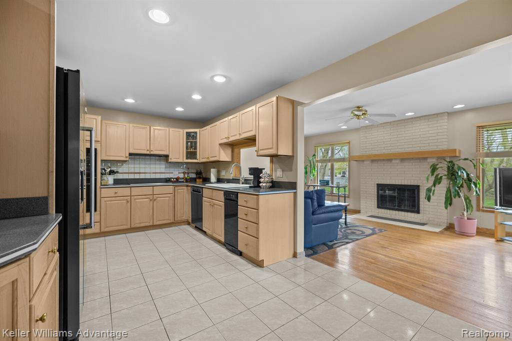24806 Power Road, Farmington, MI 48336 — Photo 12