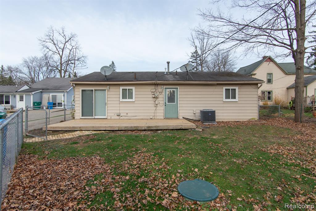 707 W COMMERCE Road, Commerce Twp, MI 48382 — Photo 13