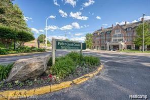 527 E University Drive, Rochester, MI 48307 — Photo 2