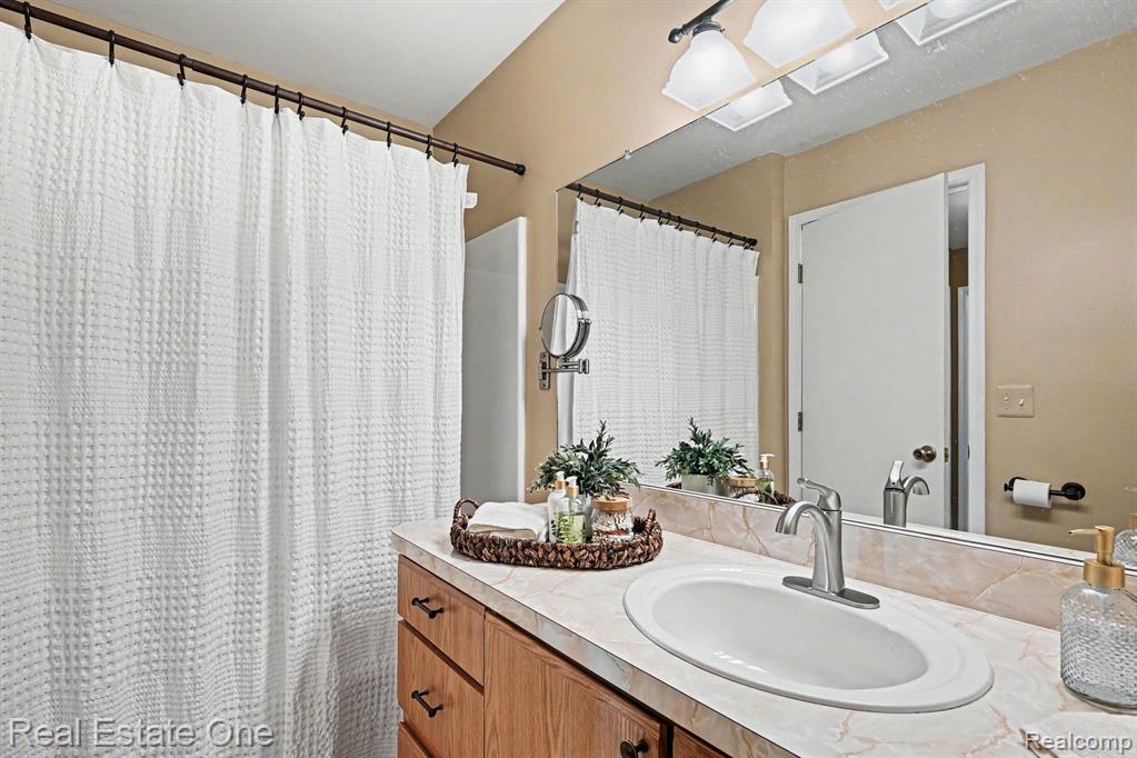 50514 Bay Run N, New Baltimore, MI 48047 — Photo 14