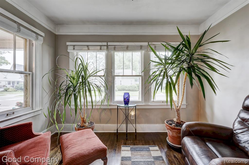 714 W HAZELHURST Street, Ferndale, MI 48220 — Photo 8