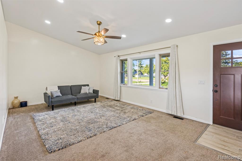 5466 Webster Road, Flint, MI 48504 — Photo 8