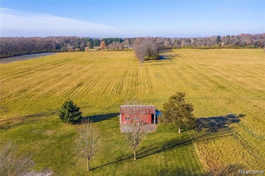 11124 Dexter Pinckney Road, Pinckney, MI 48169 — Photo 4