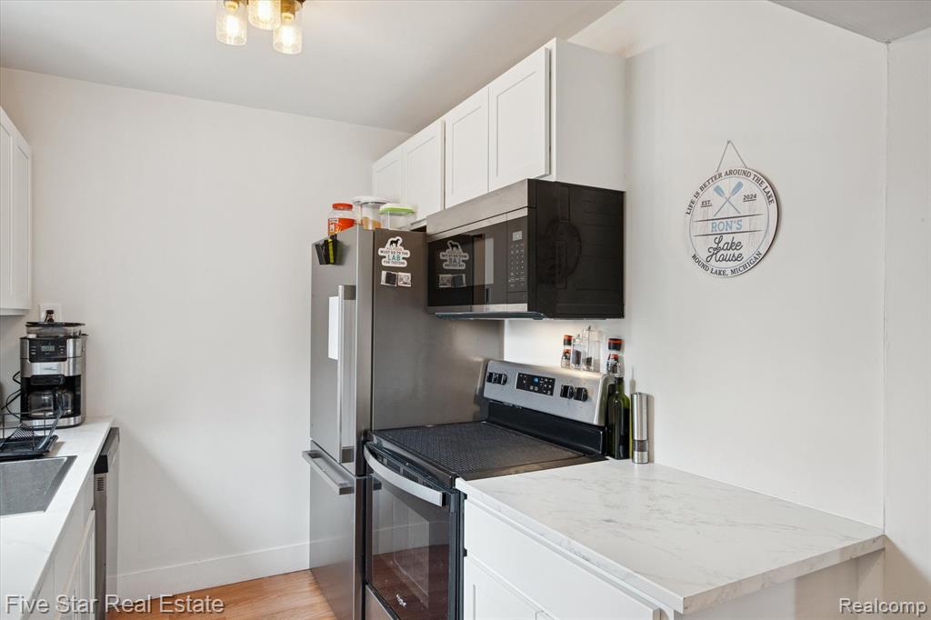 9548 Roundlake Boulevard NE, White Lake, MI — Photo 10