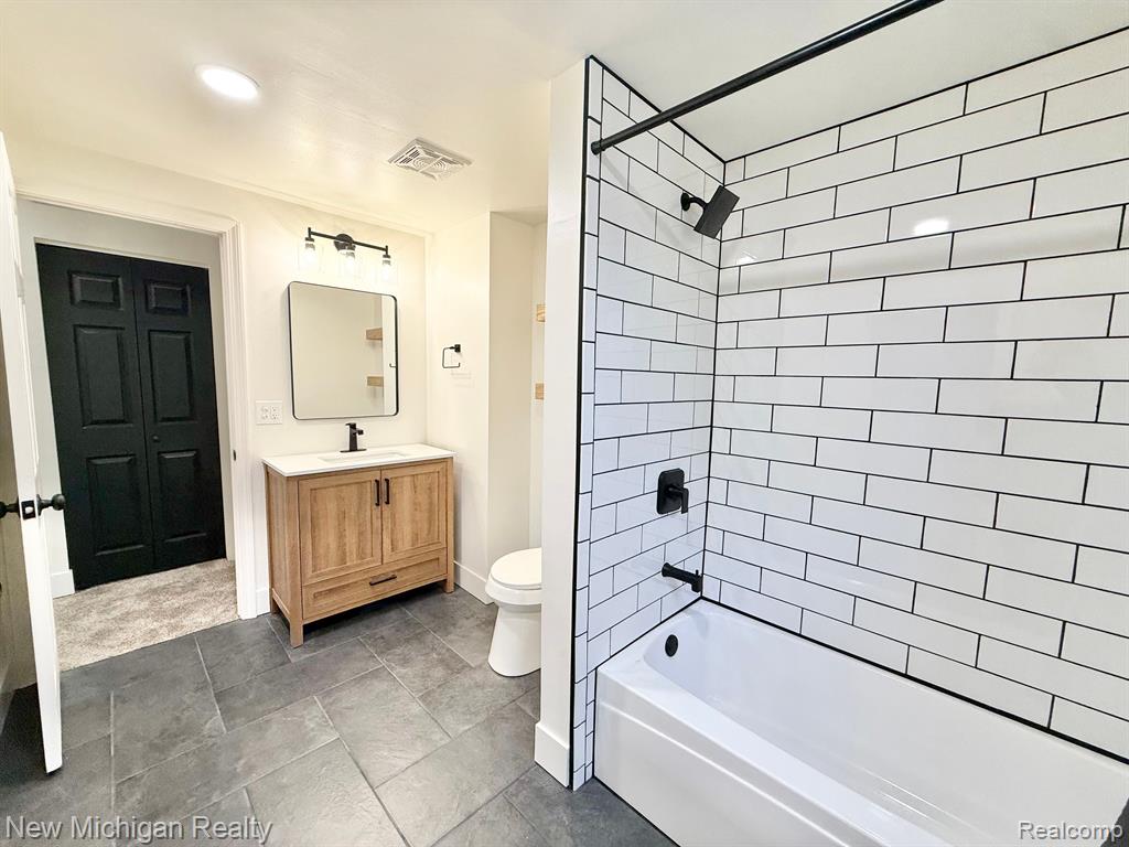 9080 SADDLE HORN Drive, Flushing, MI 48433 — Photo 22