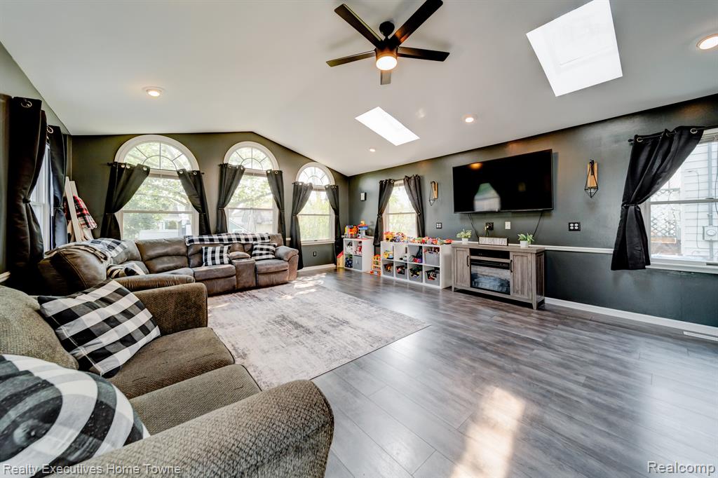 4238 FAIRWAY Drive, Fort Gratiot, MI 48059 — Photo 10