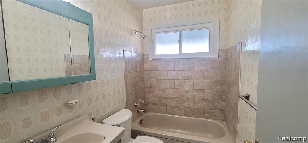 4004 Kingston Street, Dearborn Heights, MI 48125 — Photo 8