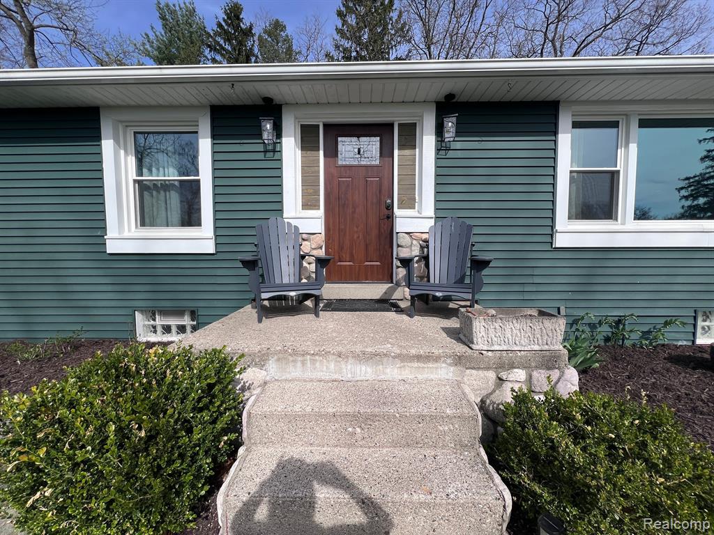 620 EAST Street, Milford, MI 48381 — Photo 2