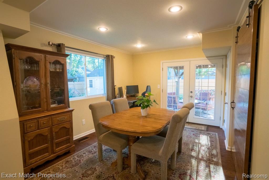 6735 BUCKLAND Avenue, West Bloomfield, MI 48324 — Photo 32