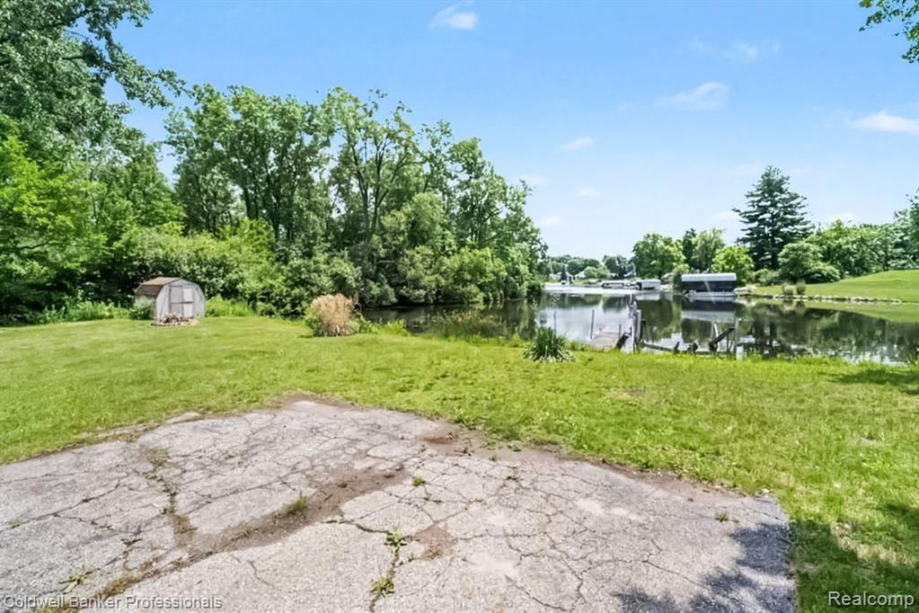 8965 Sherwood Drive, Davisburg, MI 48350 — Photo 25