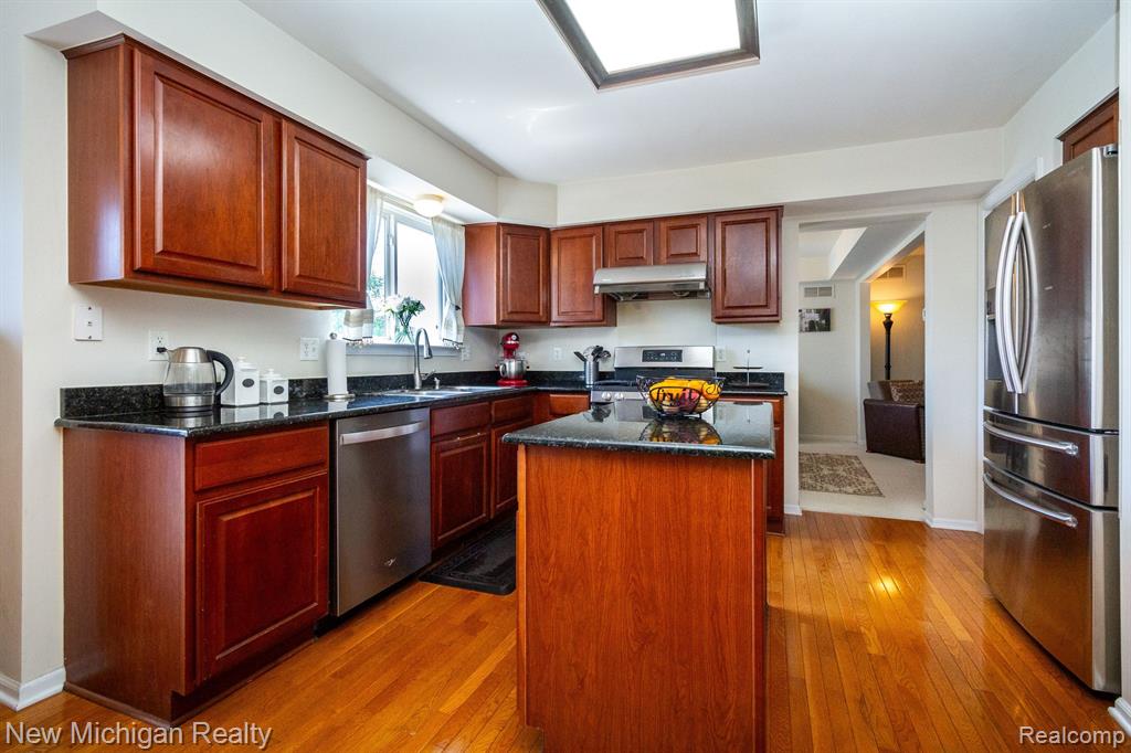 4898 WINDANCER Drive, Ypsilanti, MI 48197 — Photo 11