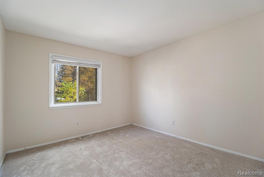 52372 D W Seaton Drive, Chesterfield, MI 48047 — Photo 15