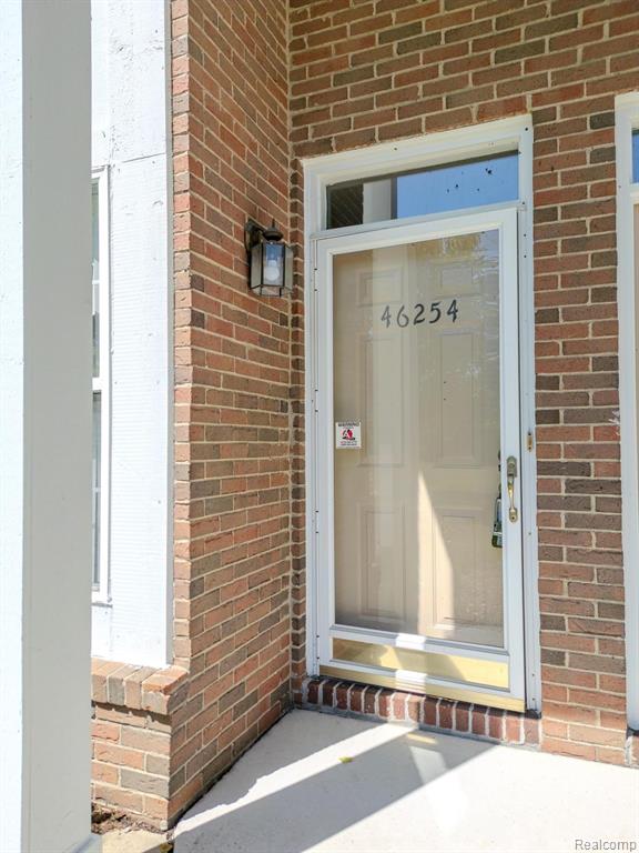 46254 CAVALIER Drive, Macomb, MI 48044 — Photo 2