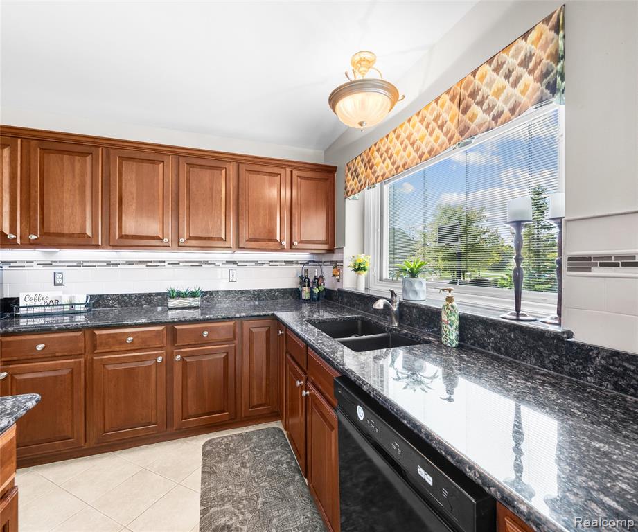 49068 Poppleton Court, Canton, MI 48187 — Photo 39