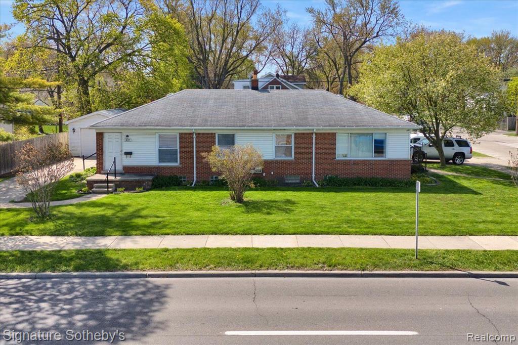 817 W 12 MILE Road, Royal Oak, MI 48073 — front exterior