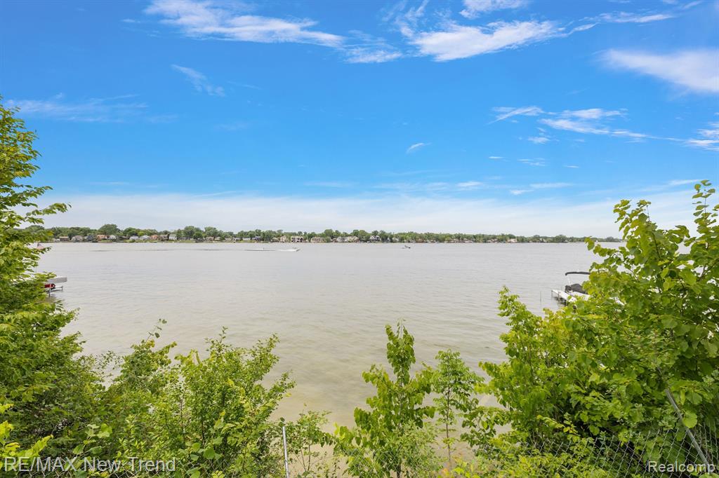 4796 DOW RIDGE Road, Orchard Lake Village, MI 48324 — Photo 17