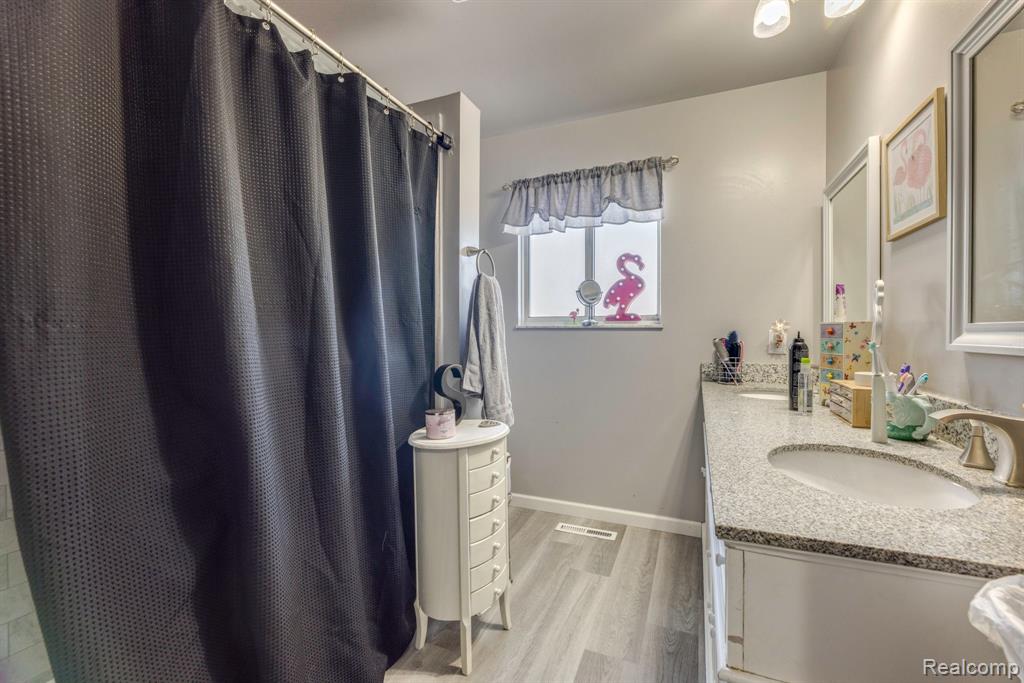 4050 DEVONSHIRE Road, Fort Gratiot, MI 48059 — Photo 14