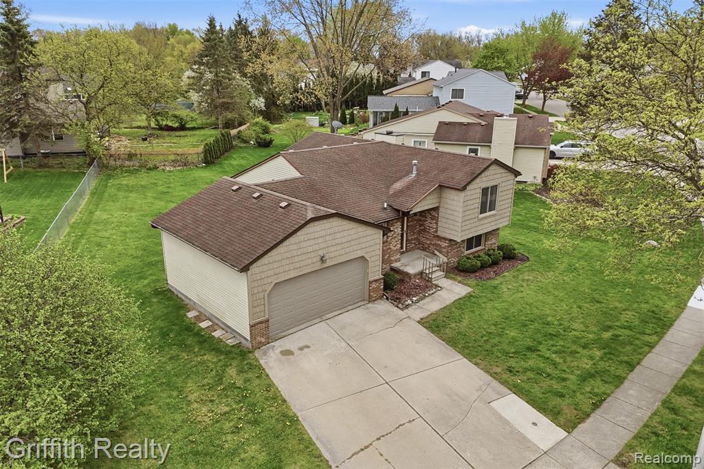 865 Alpine Drive, Brighton, MI 48116 — Photo 33