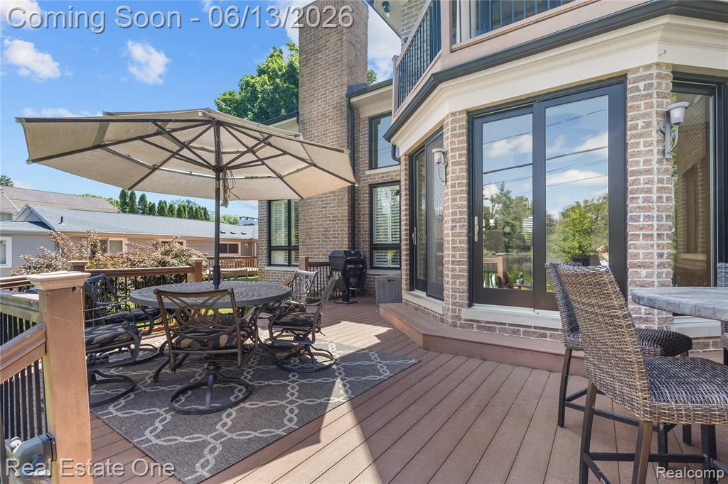 2428 Pine Lake Road, West Bloomfield, MI 48324 — Photo 17