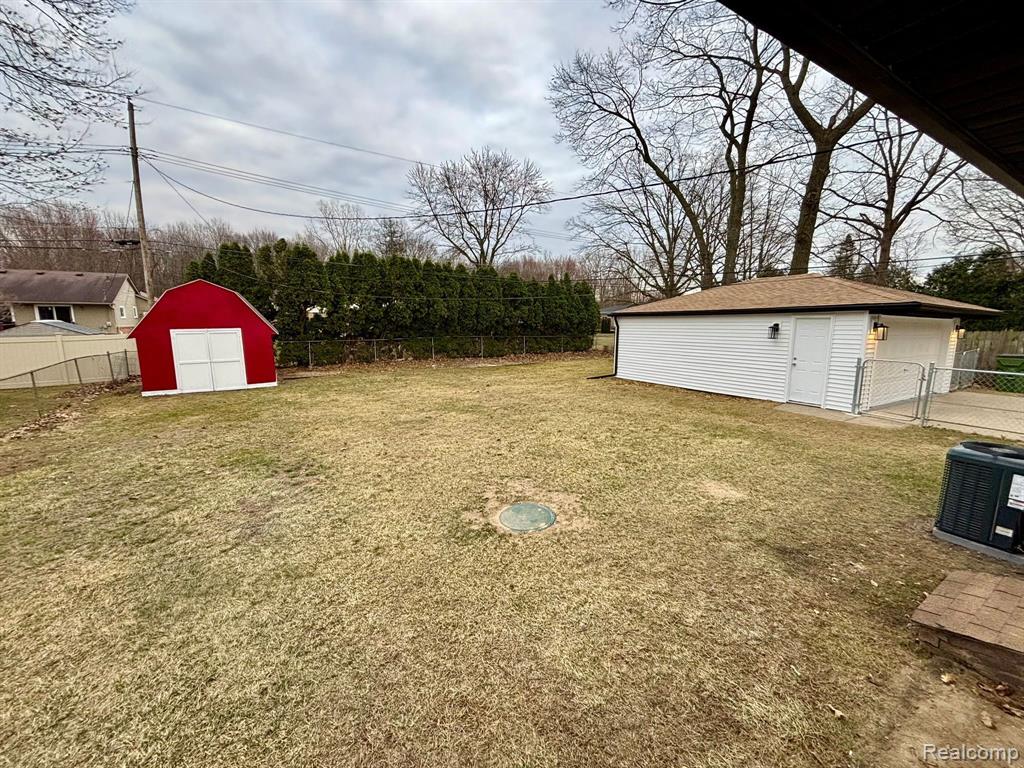 53230 LUANN Drive, Shelby Twp, MI 48316 — Photo 36