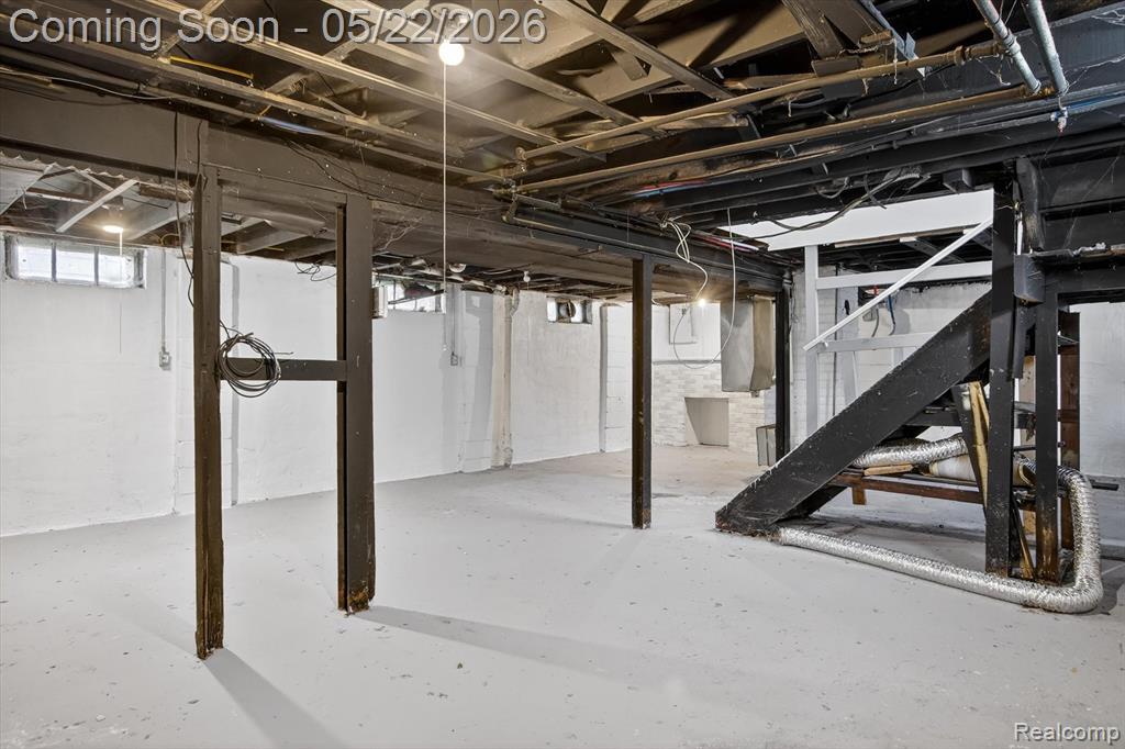 9160 Winthrop Street, Detroit, MI 48228 — Photo 32