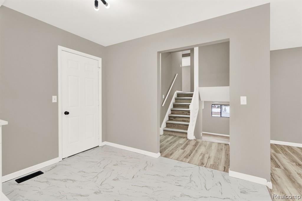7820 Rampart Trail, Waterford, MI 48327 — Photo 31