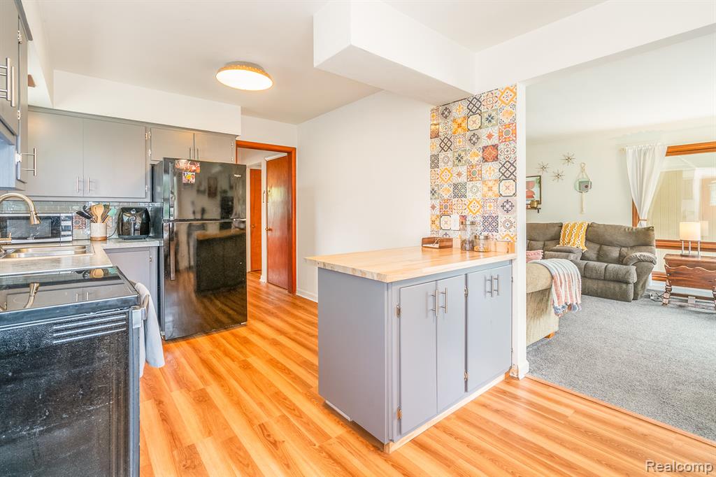 611 N IVANHOE Avenue, Ypsilanti, MI 48198 — Photo 16