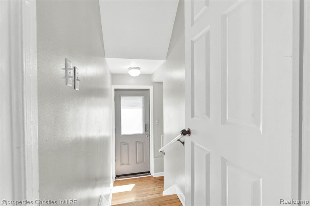 708 S Minerva Avenue, Royal Oak, MI 48067 — Photo 50