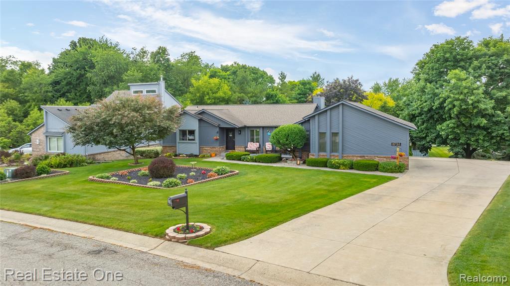 8736 El Dorado Drive, White Lake, MI — Photo 55