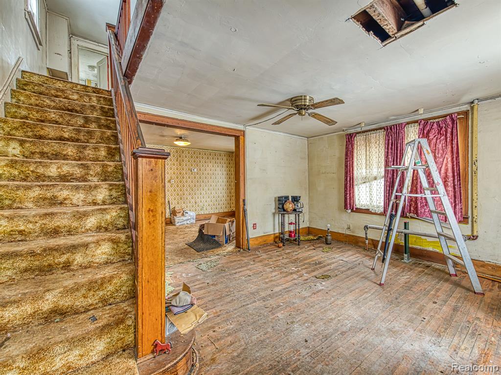547 Pine Street, Wyandotte, MI 48192 — Photo 3