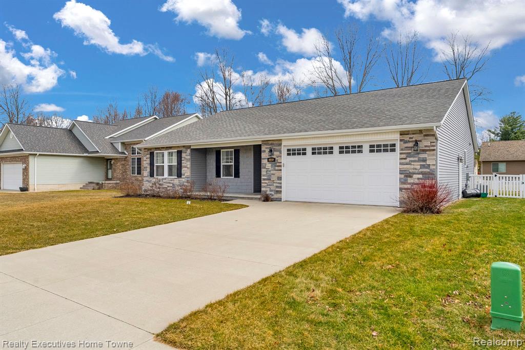 4080 Lancaster Drive, Fort Gratiot, MI 48059 — Photo 3