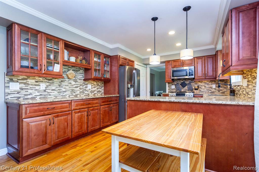 671 Bridgestone Drive, Rochester Hills, MI 48309 — Photo 12