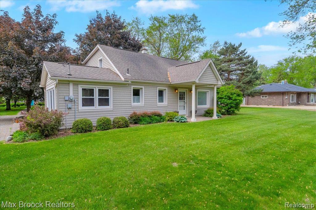 710 HARTLAND Drive, Troy, MI 48083 — Photo 2