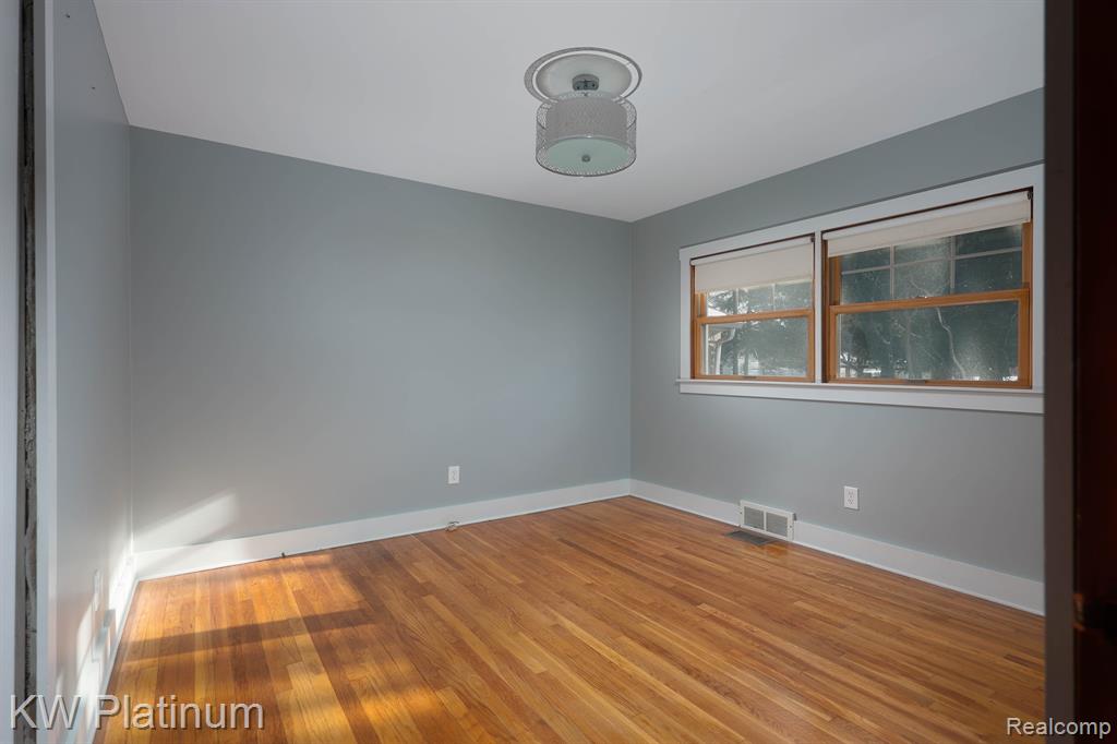 541 Cloverlawn Street, East China, MI — Photo 11