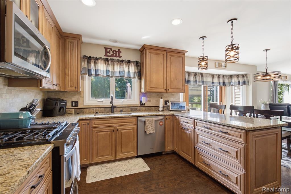1817 Deer View Court, Howell, MI 48843 — Photo 27