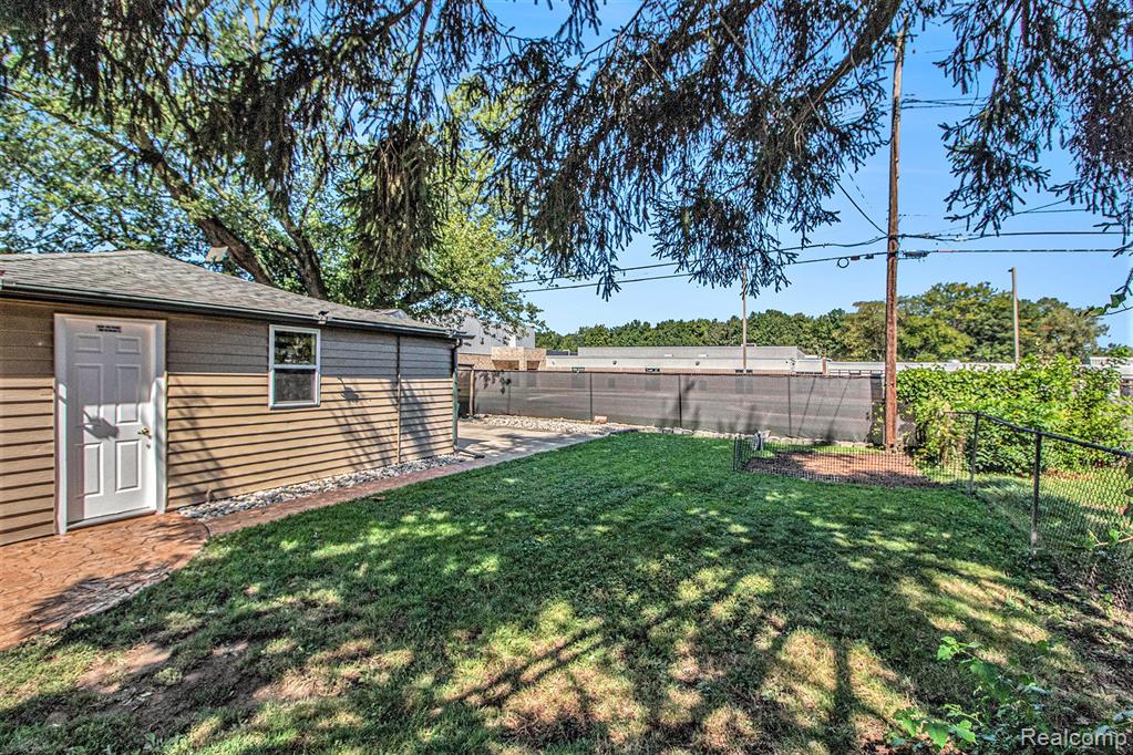 23234 Candace Drive, Rockwood, MI — Photo 25