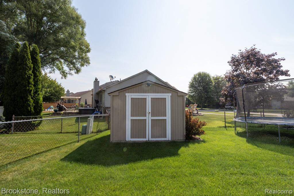 52028 Sycamore Drive, Chesterfield, MI 48047 — Photo 31