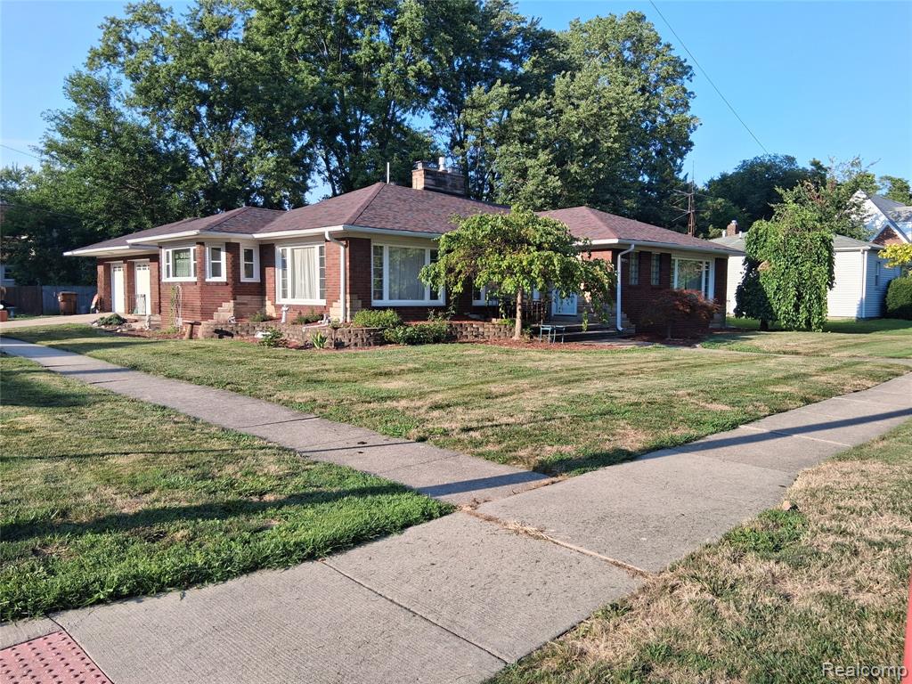 1460 Monroe Street, Carleton, MI 48117