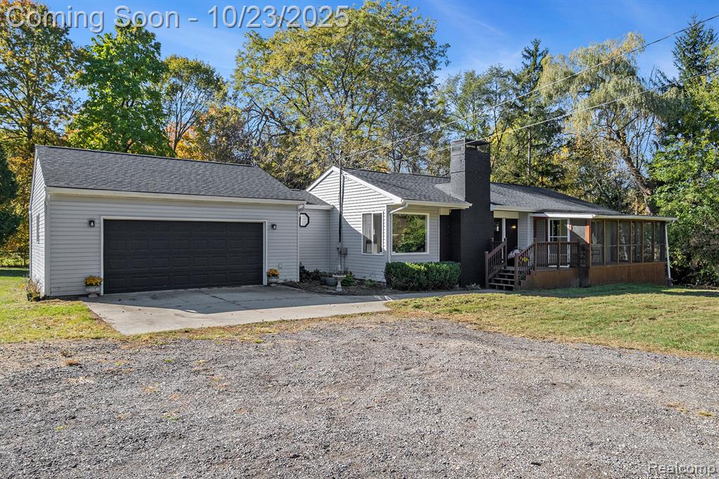 7481 Frances Road, Flushing, MI 48433 — front exterior
