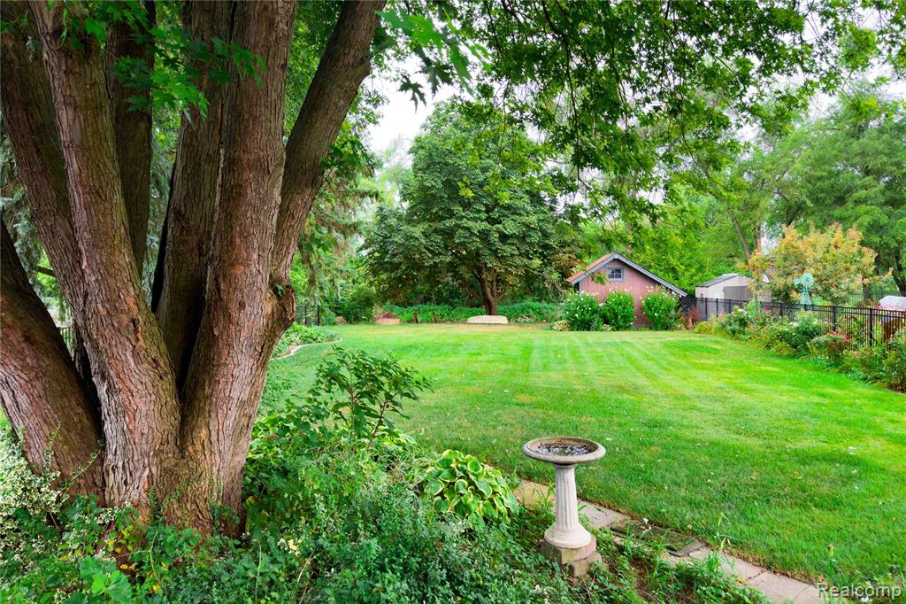 472 Riverside Drive, Wyandotte, MI 48192 — Photo 44